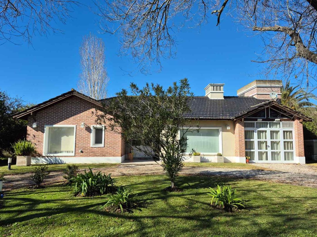 Casa B. Cerrado Haras del Sur I Todo en PB Pileta