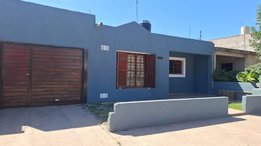 VENTA CASA AMPLIA 2 DORM PARQUE FUTURA