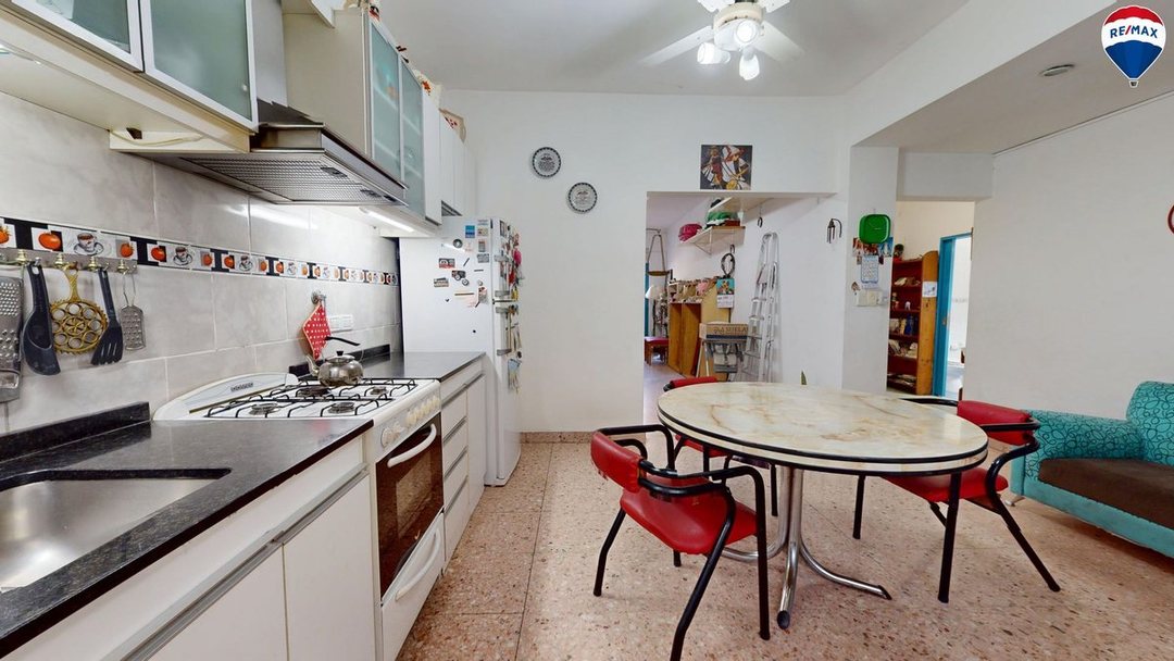 VENTA CASA 3 AMB CON COCHERA CASEROS APTO CREDITO