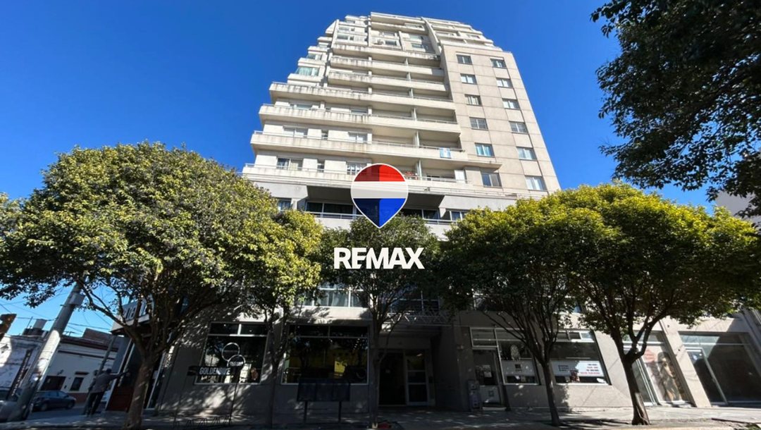 Venta departamento 3 ambientes 2 baños macrocentro