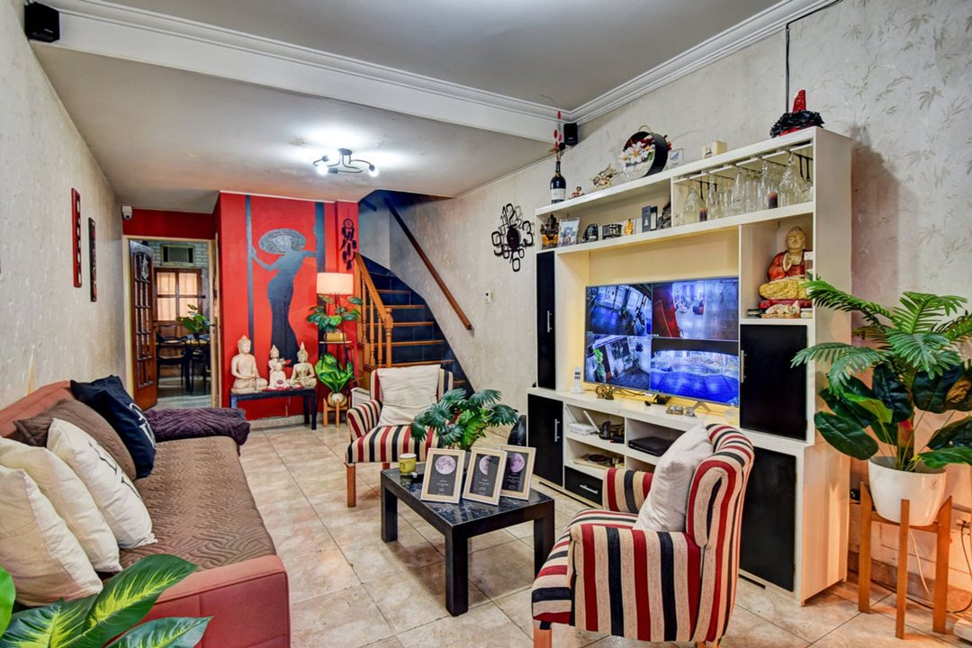 CASA TRIPLEX 4 AMBIENTES EN VENTA VILLA BALLESTER