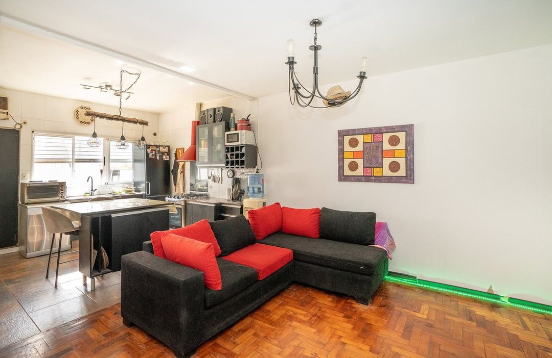 Casa en Terreno Propio Jardin y Quincho.