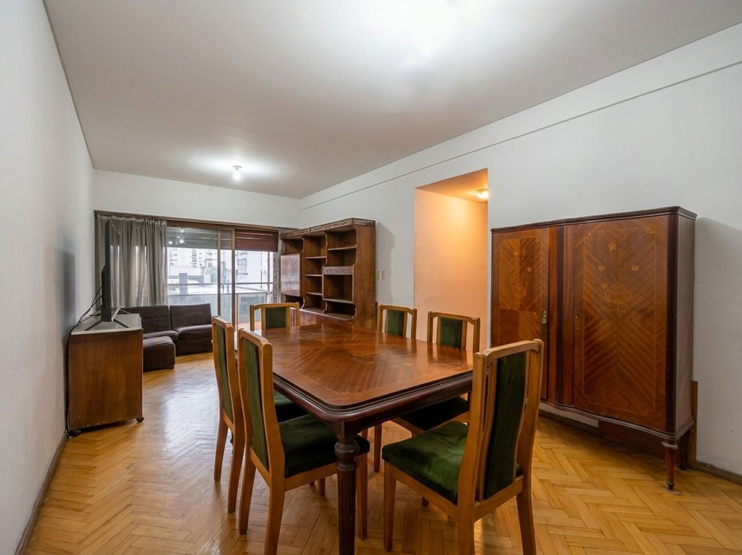 VENTA 4 AMB C/BALCÓN Y COCH - A REFACCIONAR