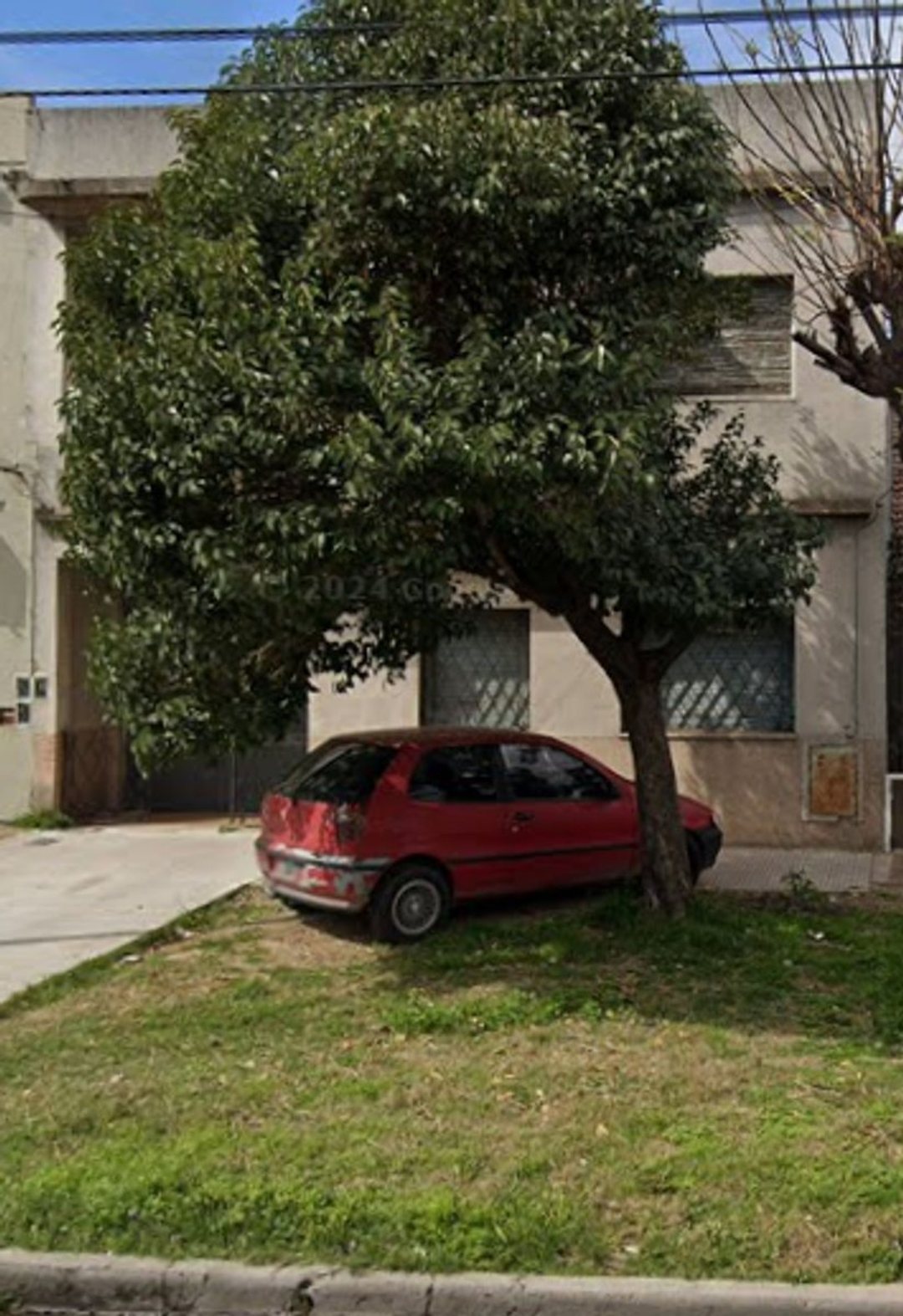 VENTA CASA A RECICLAR BERNAL OESTE