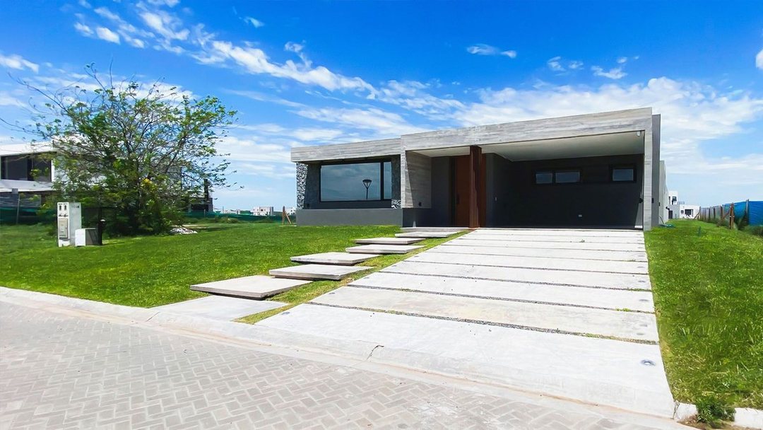 CASA EN SANTA CLARA AL SUR