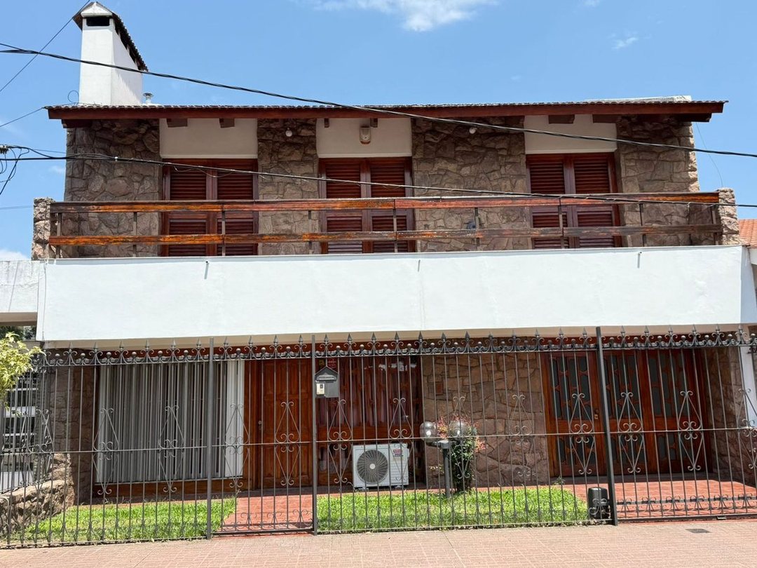 VENTA CASA 3 DORMITORIOS B° MAIPÚ 1ª SECCIÓN