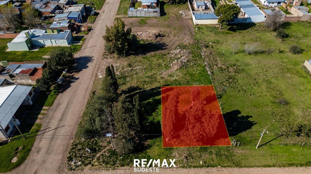 Terreno de 300 m2 ideal Galpon o casa