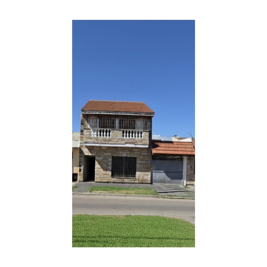Venta Hermoso Dúplex 6 Ambientes c/Cochera y Patio