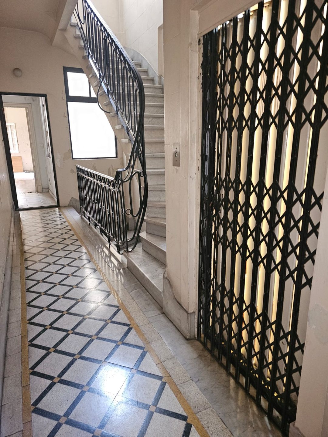 VENTA 3 AMB A REFACCIONAR PATIO 97 MTS -ONCE
