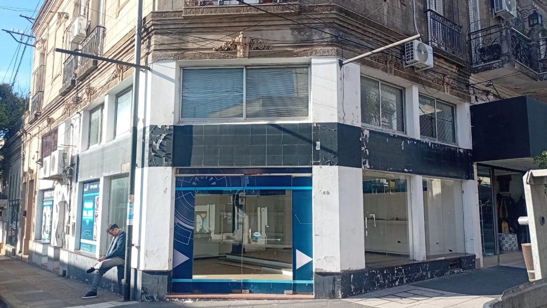 Tres locales comerciales en peatonal de Concordia