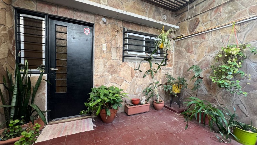 VENTA CASA PASILLO BARRIO ALBERDI