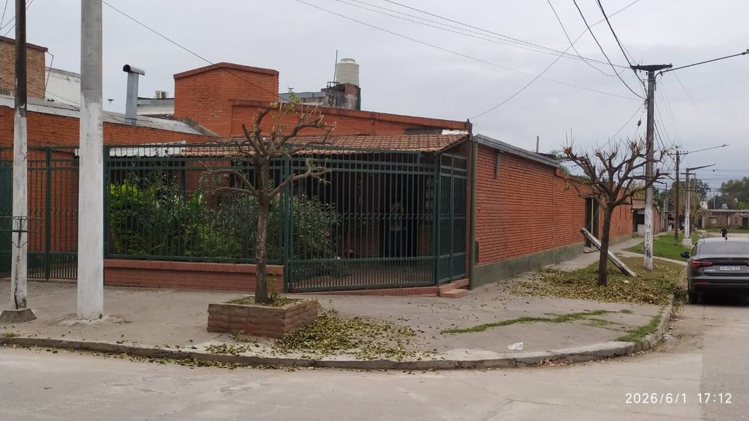 En Venta Casa 3 Dorm. Barrio sur- Apta a crédito