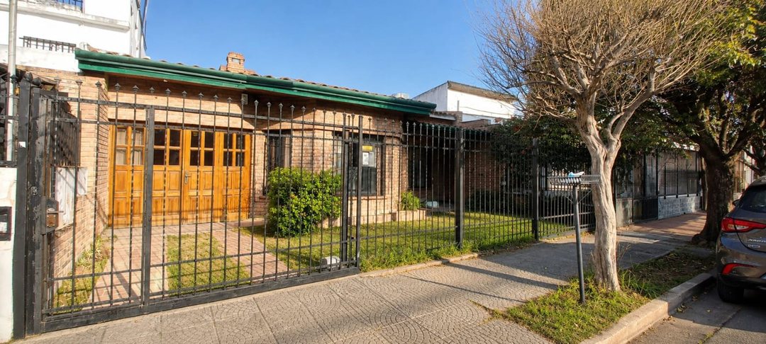 VENTA CASA 4 DOR B° MAIPU 1RA ESCRITURA