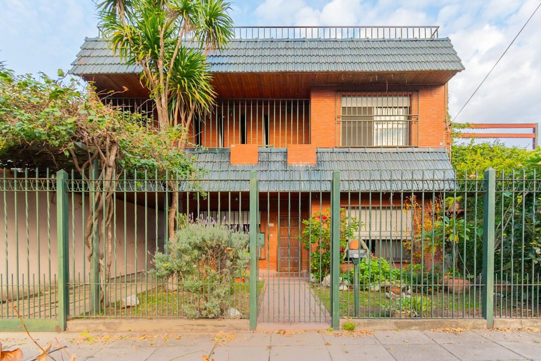 CASA 4 AMBIENTES EN VENTA EL PALOMAR CON PILETA