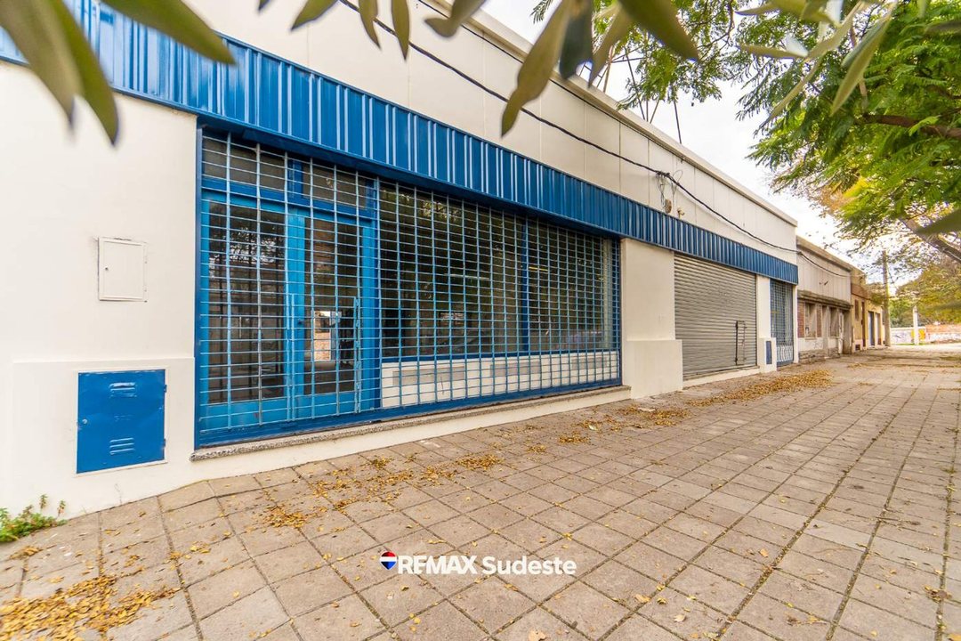SALON COMERCIAL Y TALLER C/ SALIDA POR MALVINAS