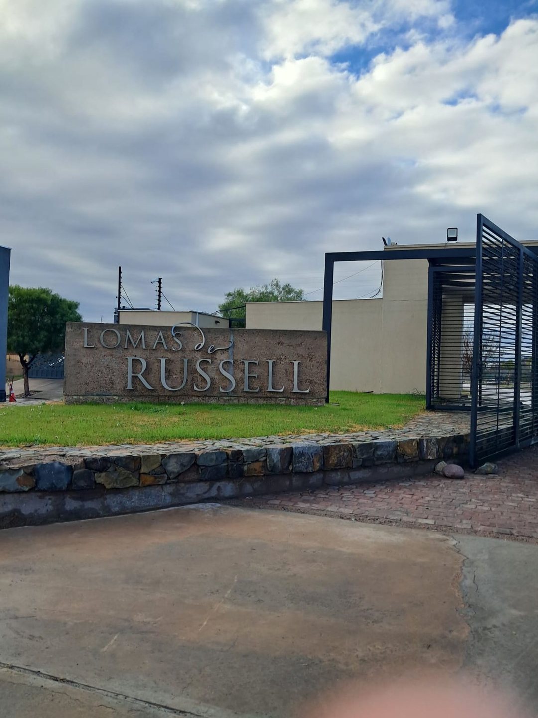 VENDO CASA EN CONSTRUCCION Lomas de Russell