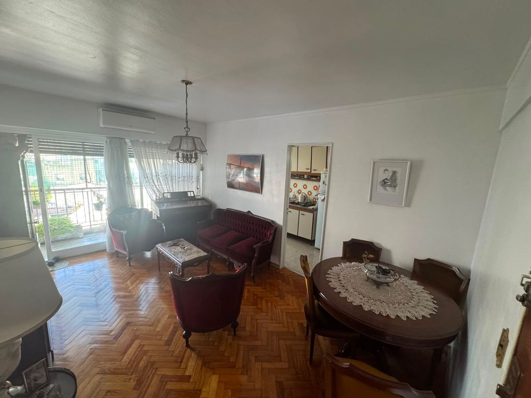 Venta departamento 3 ambientes flores