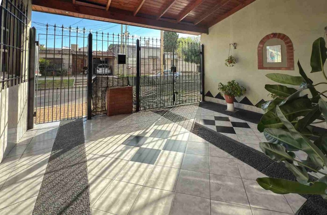 VENTA CASA 4 AMBIENTES MUNRO