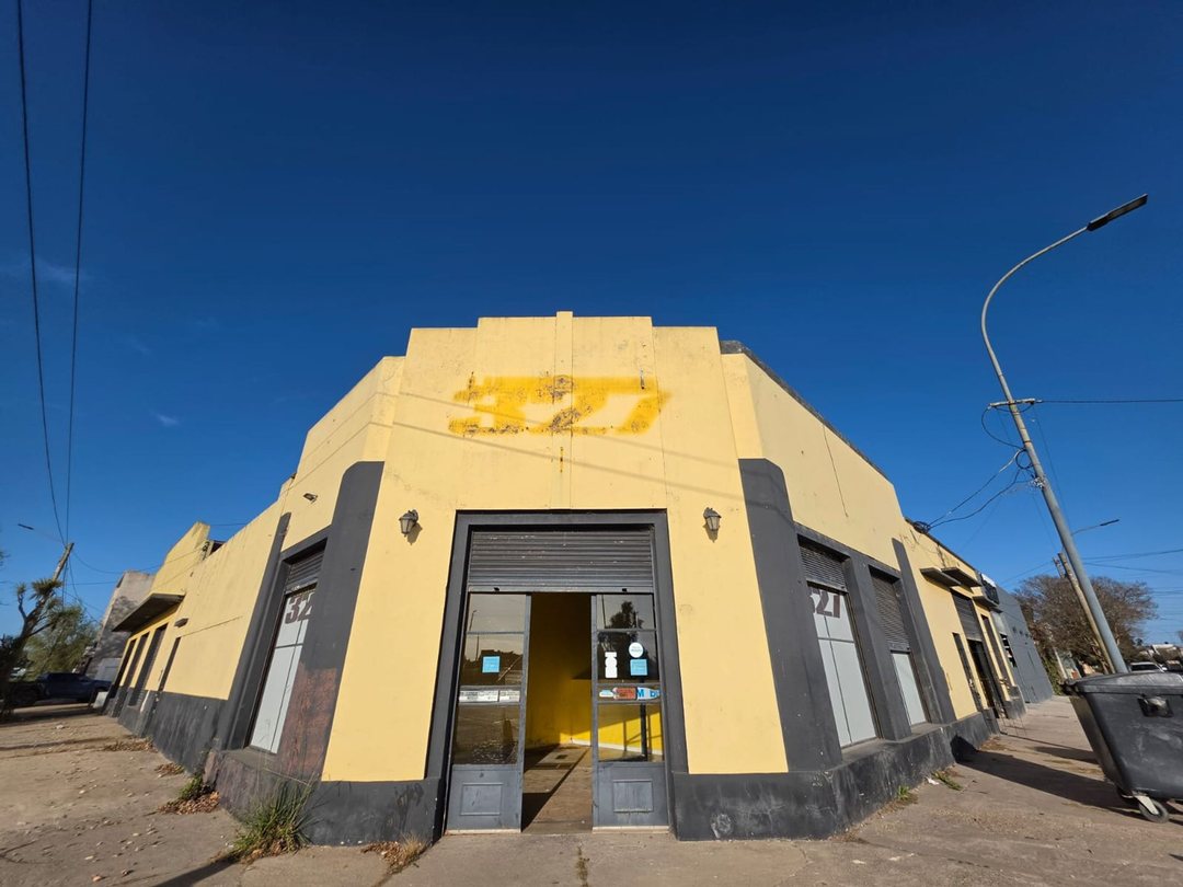 VENTA LOCAL CON GALPON EN INGRESO A CORONEL VIDAL