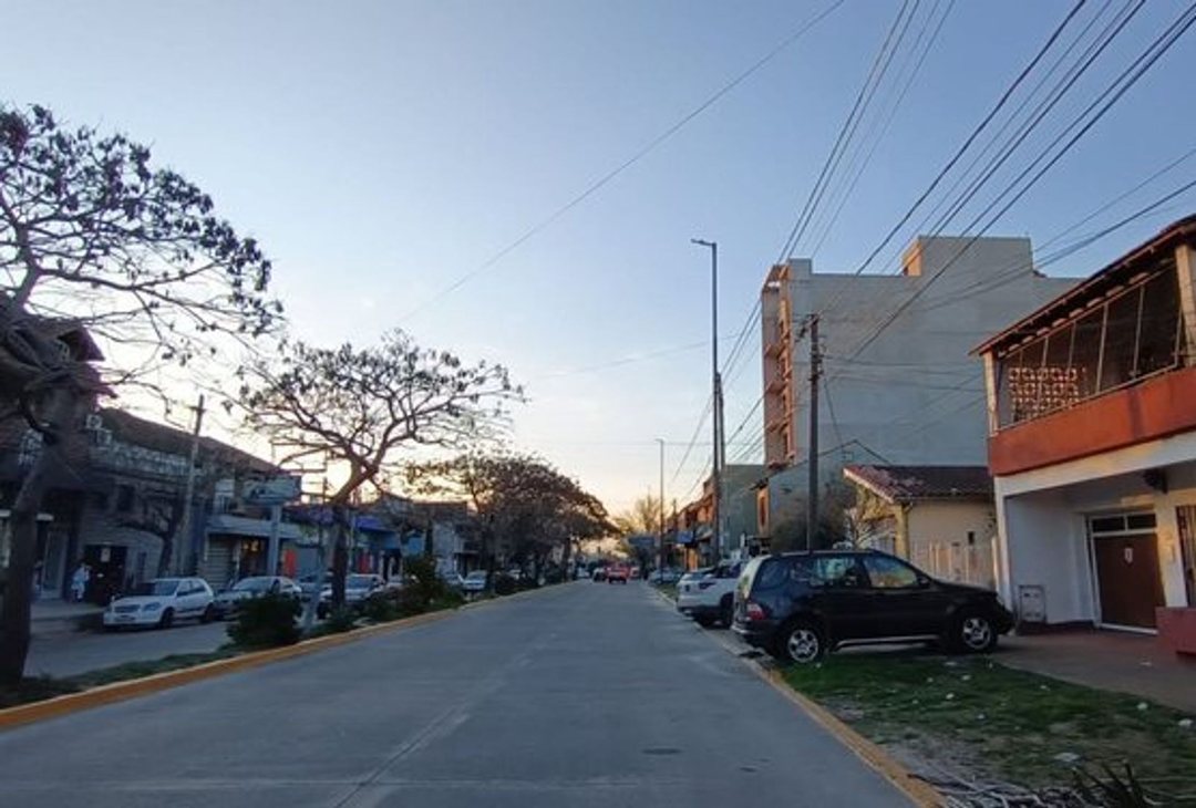 CASA/LOTE SOBRE AVENIDA ROCA HURLINGHAM