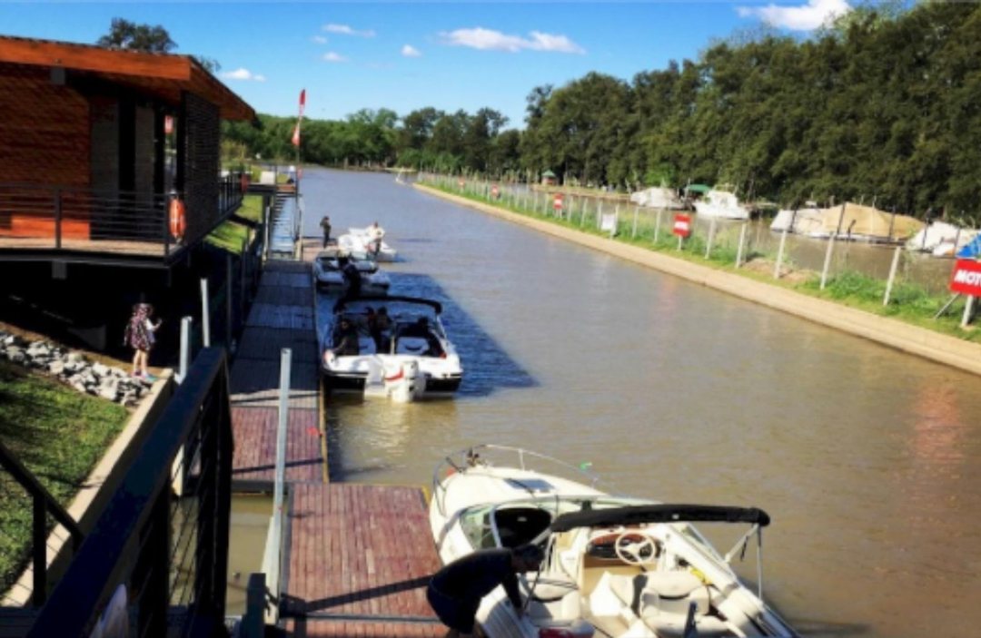 VENTA cama nautica 18 pies Delta Marina