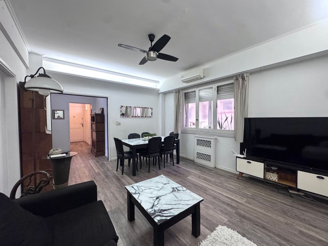 Depto 4 Amb en Venta Parque Centenario con Patio
