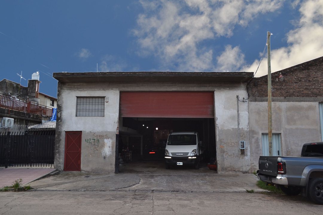 VENTA GALPON 10m x 31,89m San Justo