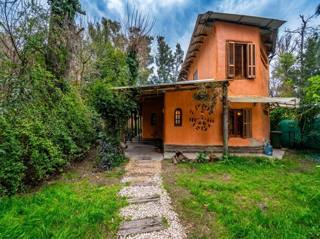 CASA EN VENTA 4 AMBIENTES INGENIERO MASCHWITZ