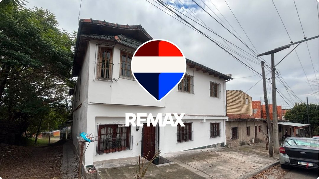 CASA EN VENTA CON 5 DEPARTAMENTOS