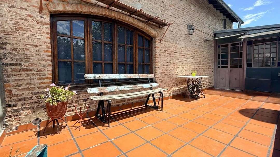 VENTA CASA 7 AMB CON COCH  LOTE PROP VILLA ADELINA
