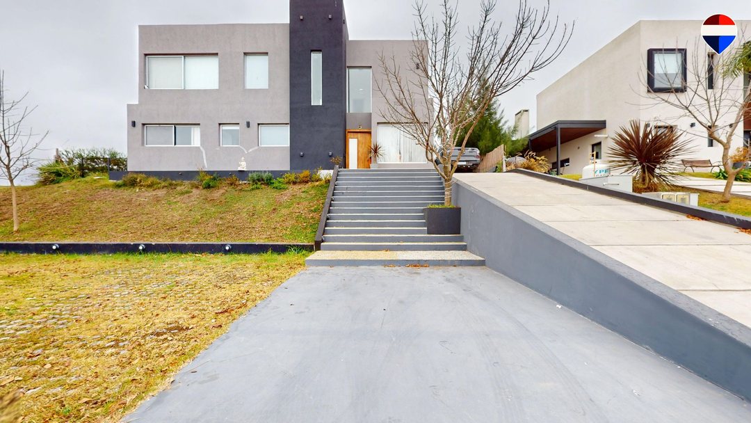 CASA EN VENTA EN BARRIO MAGALLANES – HUDSON