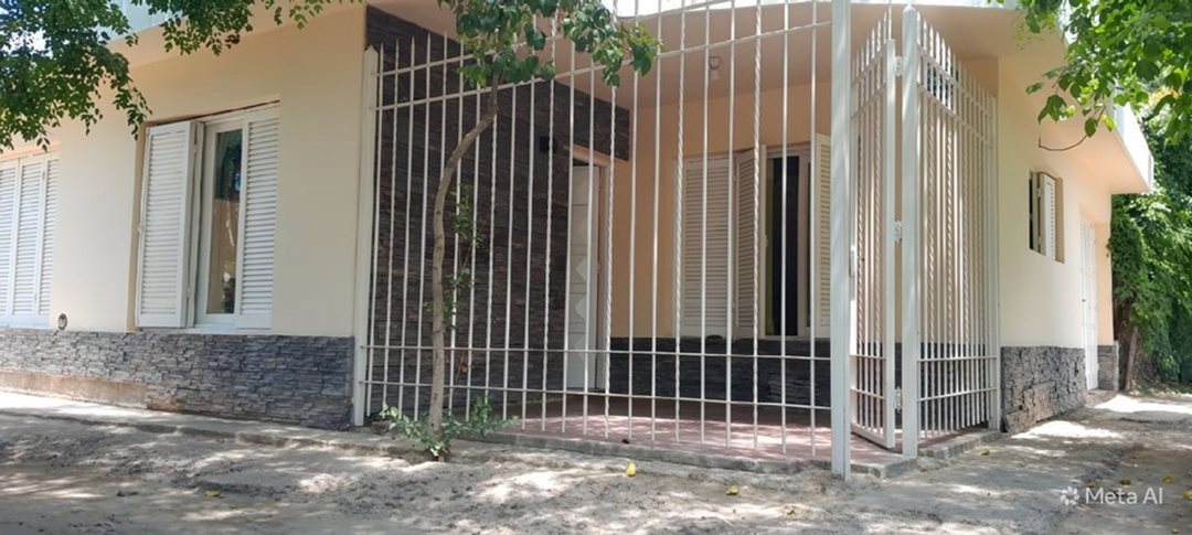 CASA ESQUINA EN VENTA, RIVADAVIA