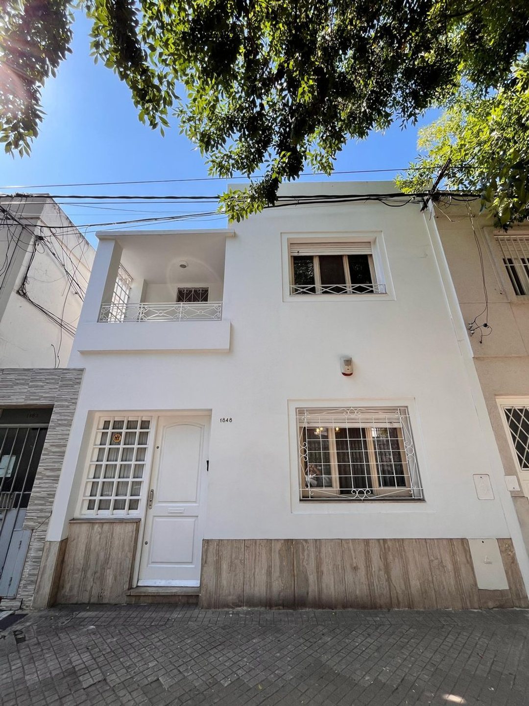 VENTA CASA 3 DORMITORIOS CON PATIO ABASTO