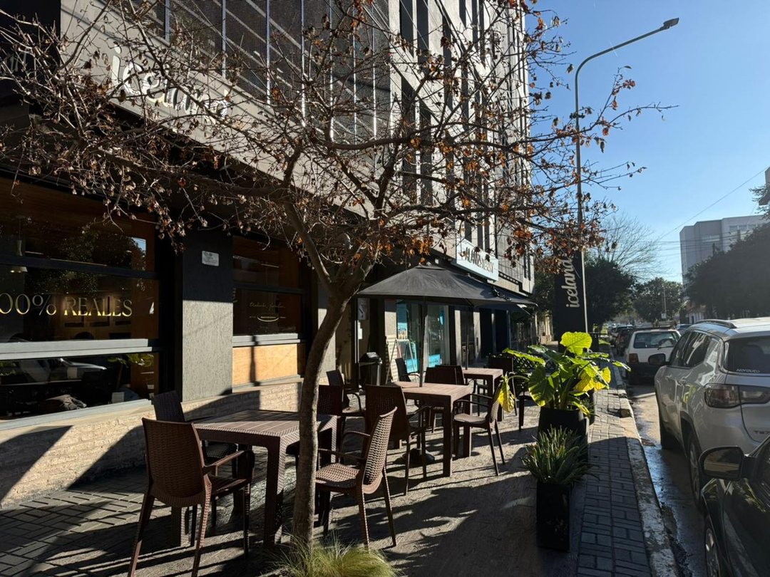 VENTA DE LOCAL MORENO CENTRO INTENDENTE BOSSI 146