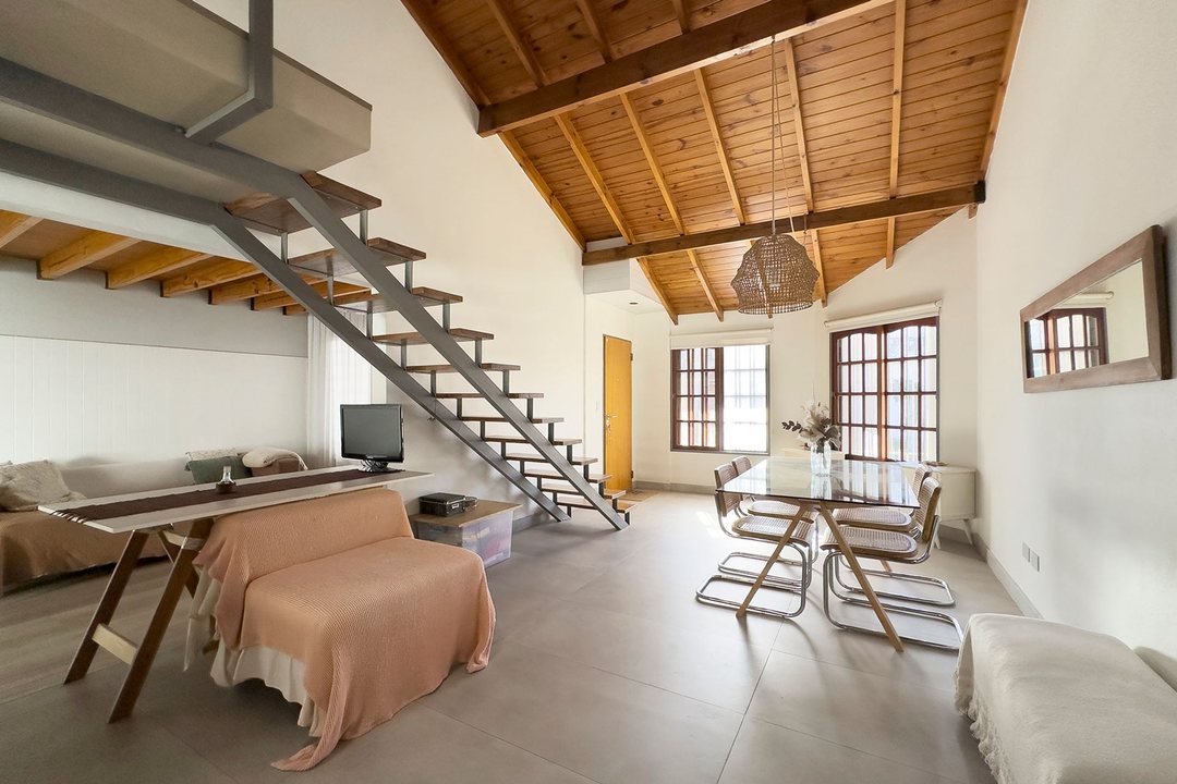 VENTA CASA 4 AMBIENTES C/PILETA,ZONA EL PALOMAR