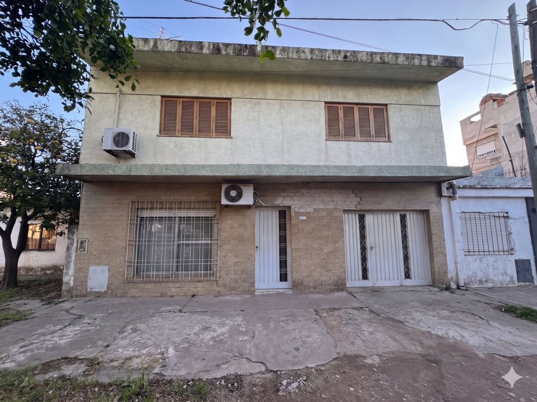 VENTA CASA MULTIFAMILIAR 4 AMB VILL CELINA COCHERA