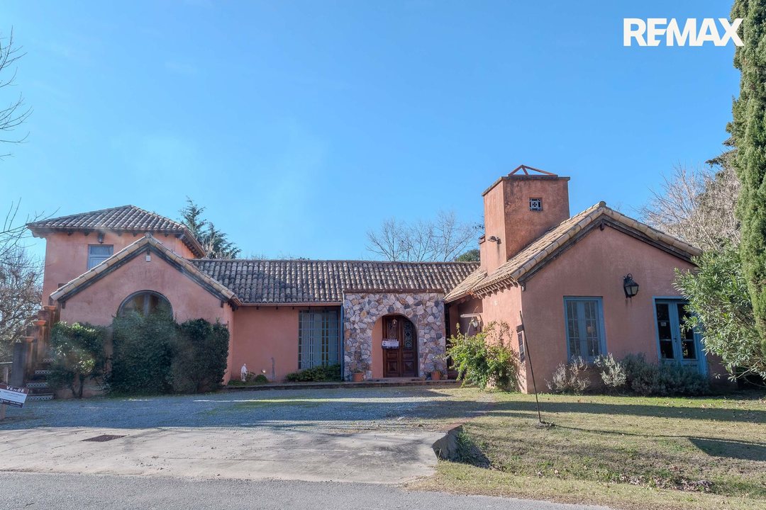 Venta casa 4 amb c/pileta y jardin en El Carmel CC