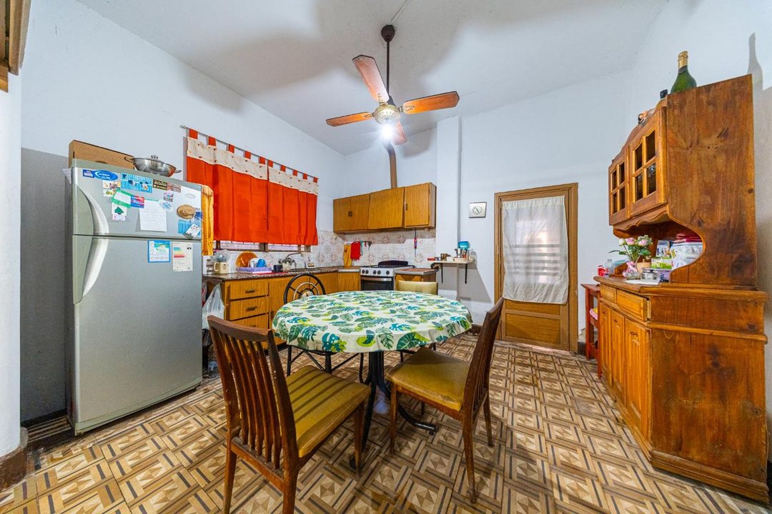 CASA 3 DORMITORIOS VENTA CON PATIO , APTA CREDITO