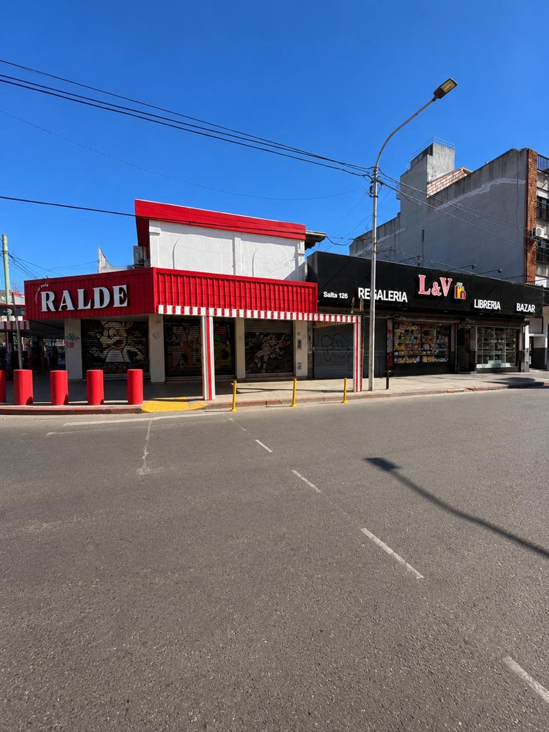 VENTA LOCAL MORON 832 MTS ESQUINA ESTRATEGICA