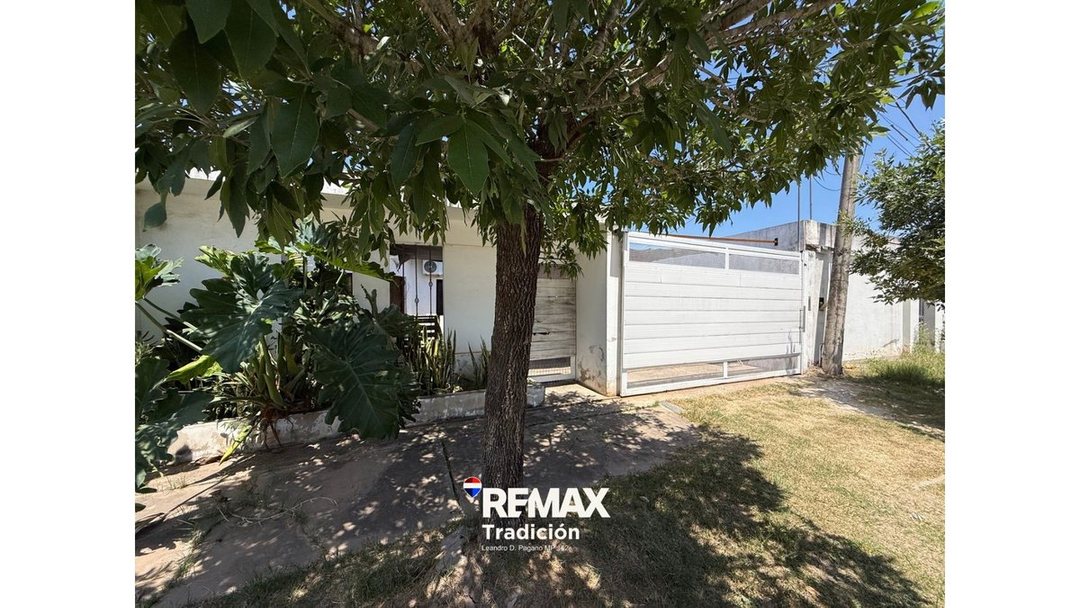Casa 3 dorm en Venta en Av Coronel Falcon.