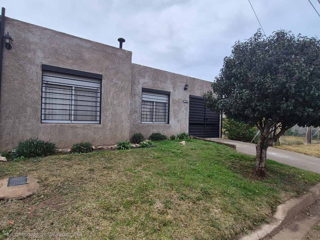 Casa de 2 Dormitorios en Barrio Pinar del Norte SL