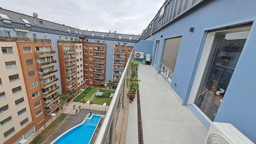 ALQUILER DUPLEX  PTO MADERO CON COCHERA Y BAULERA