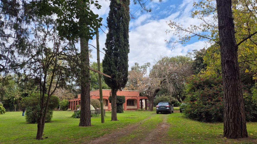 CASA QUINTA 7 AMB EN VENTA LA REJA PILETA PARQUE