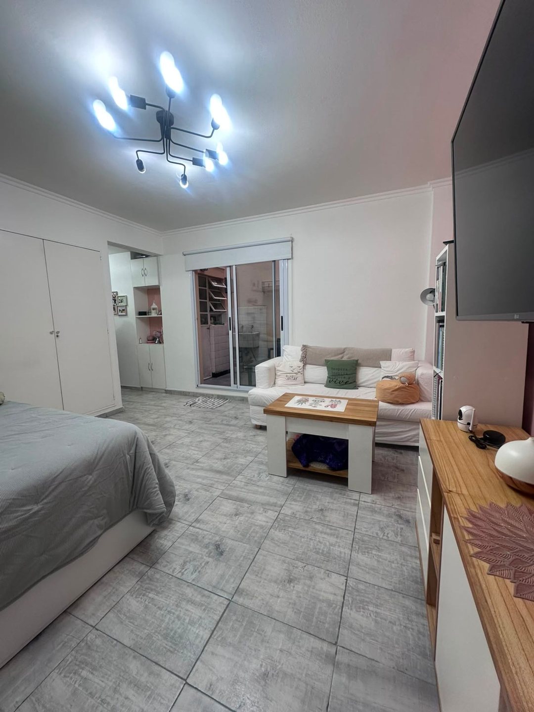 VENTA MONOAMBIENTE REMODELADO CON PATIO CABALLITO