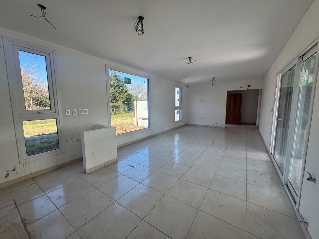 CASA A ESTRENAR EN VENTA - VILLA ELISA