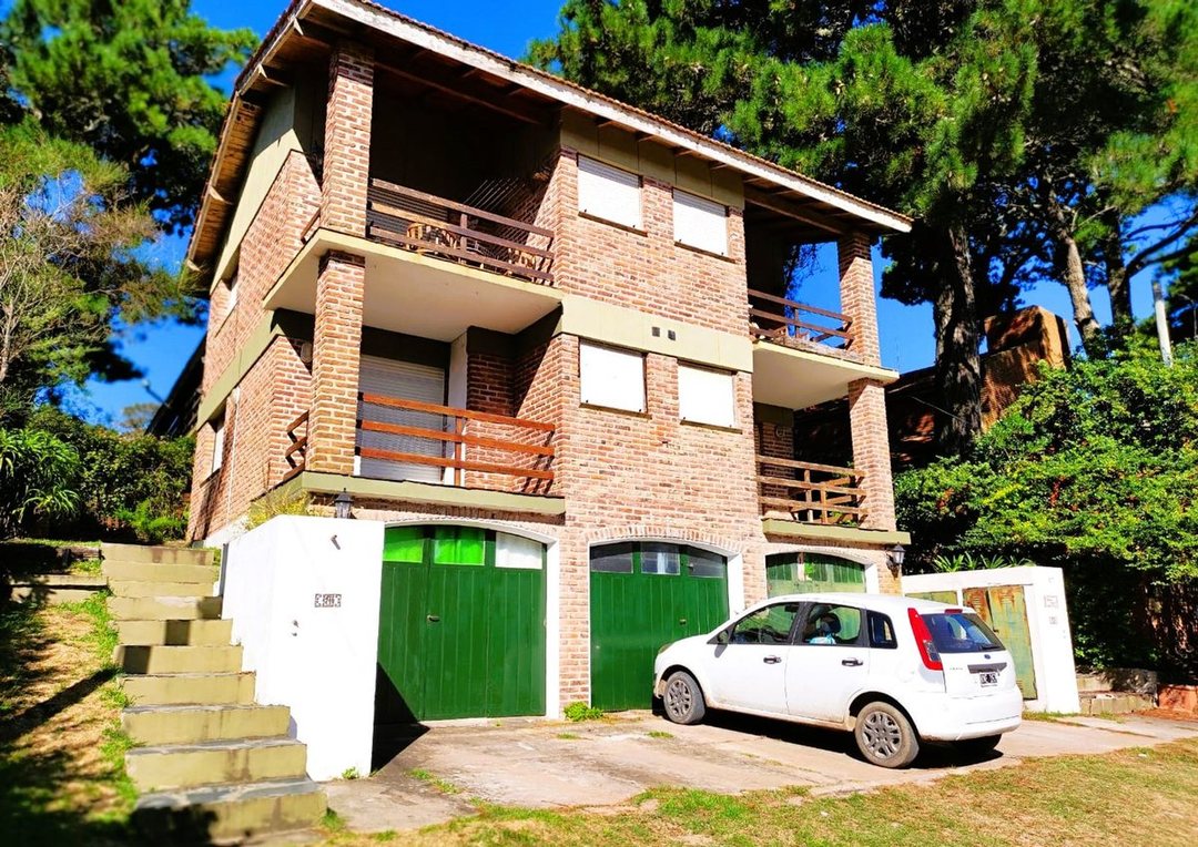 Venta departamento 3 ambientes parrilla y garaje