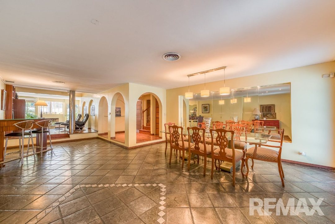 IMPECABLE CASA 6 AMB B° RIVER +JARDIN + PILETA