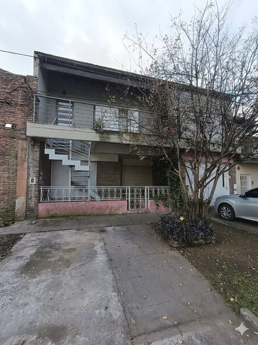 CASA EN VENTA PB PATIO Y COCHERA B° LAS DELICIAS