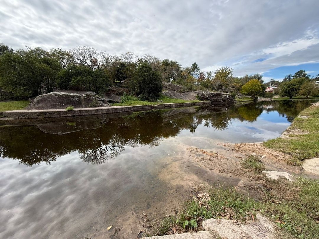 VENTA TERRENO 425 M2. TANTI NUEVO. A MT DEL RIO