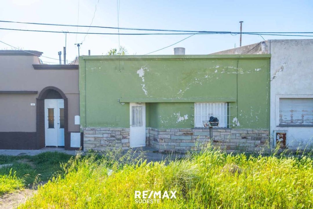 VENTA CASA PARA REFACCIONAR